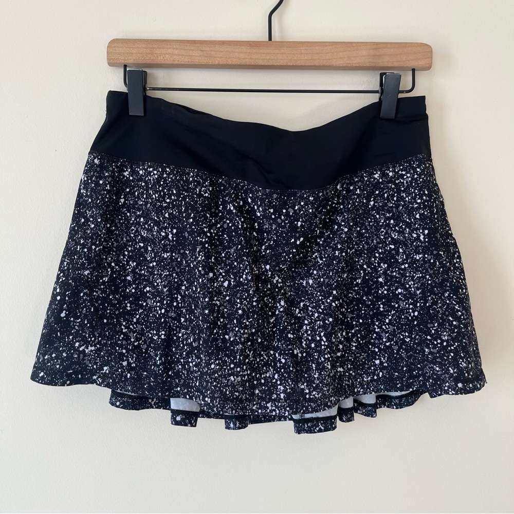 Lululemon Circuit Breaker Skirt Splatter White Black Size 8 W8746R